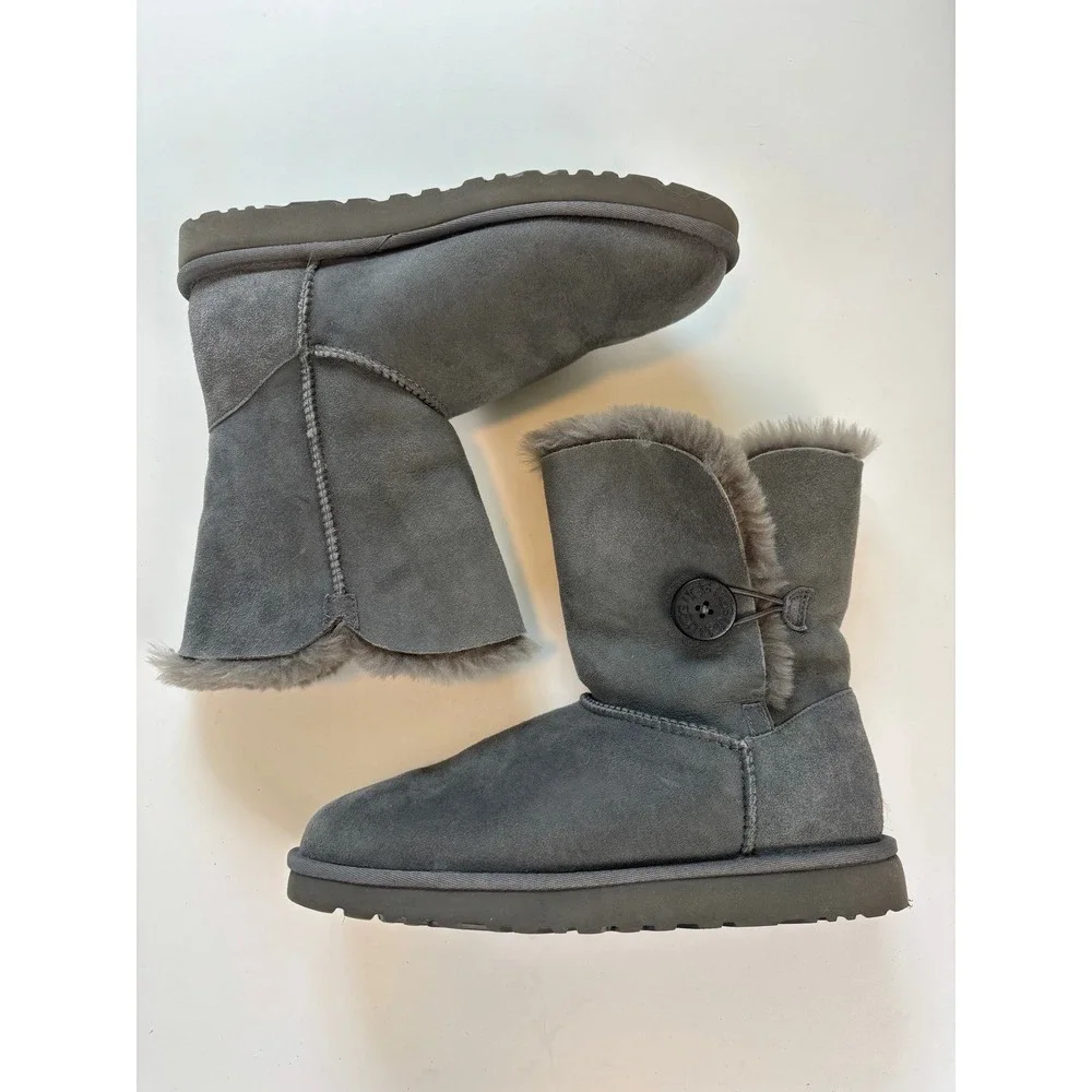 UGG Bailey Button Grey Suede Boots Womens 9 Sheepskin Lined Mid Calf